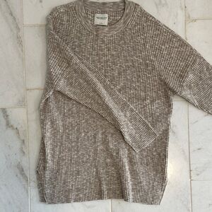 Abercrombie & Fitch Women’s Taupe Heathered Crewneck Sweater